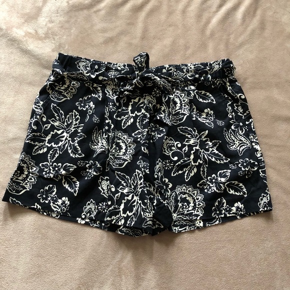 Loft Shorts elastic waist sz 0 - Picture 1 of 4